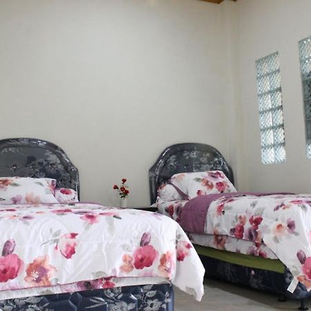 Villa Bukit Berkat Bogor Bagian luar foto